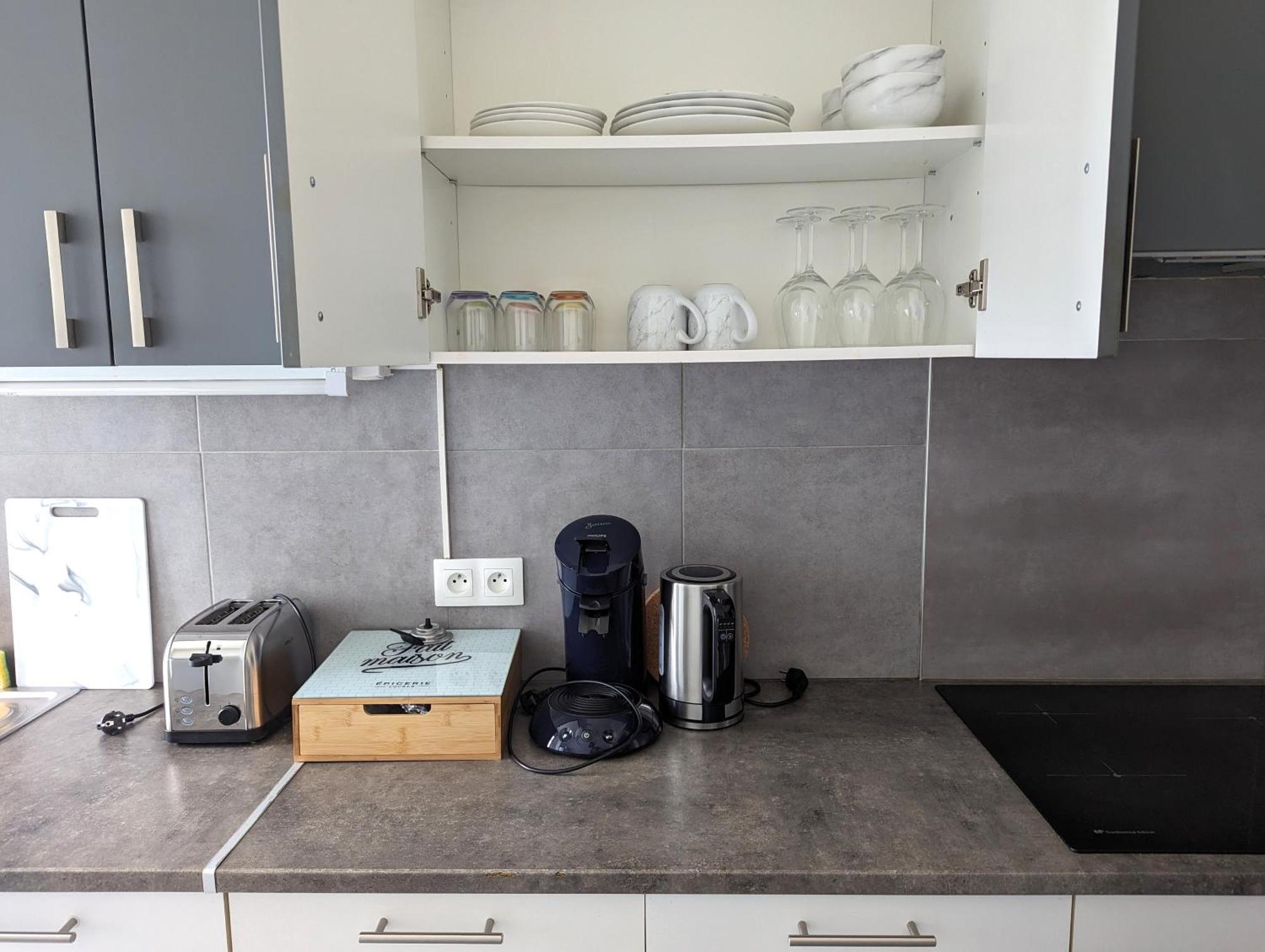 Le Mirage - Appartement 2 Chambres, Salon, Cuisine Equipee, Parking Et Wifi Gratuit Mulhouse Exterior foto